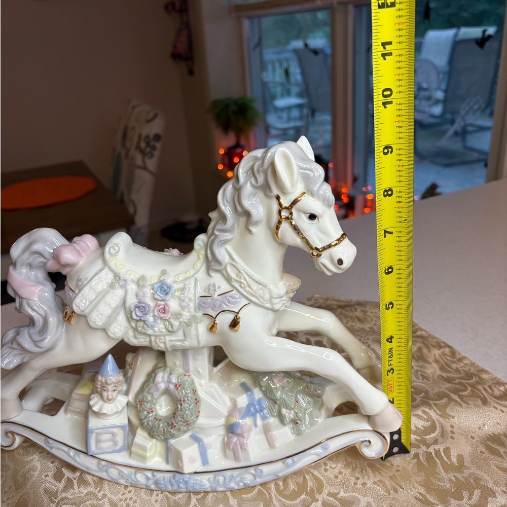 Vintage Sankyo Christmas Musical Rocking Horse made with 24 k gold accents. - Picture 12 of 15